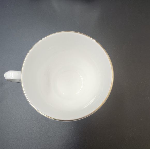 Queen Anne Bone China Tea cup and saucer - Picture 6 of 12